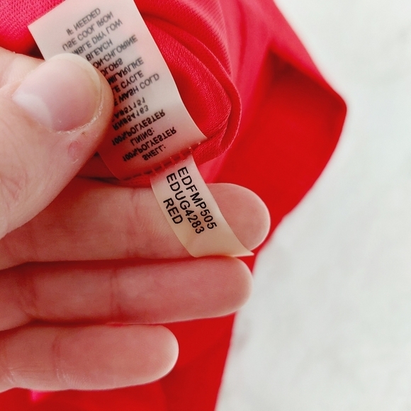 Ellen Tracy Cherry Red Sheath Key Hole Gold Hardware Waist Detail Dress P2039 - Picture 8 of 9